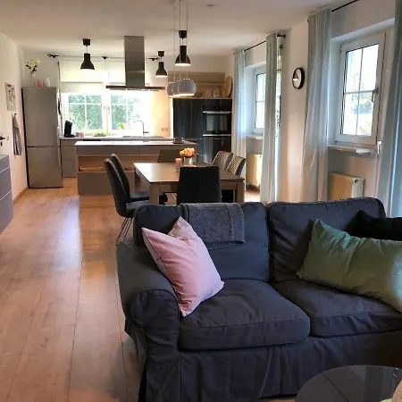 בית נופש Haus Am Spitalgarten Fuer 10 Personen גונדלפינגן
